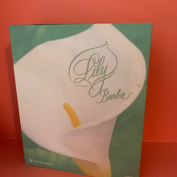 Barbie Lily Limited Edition (1997) - Picture 2 of 2